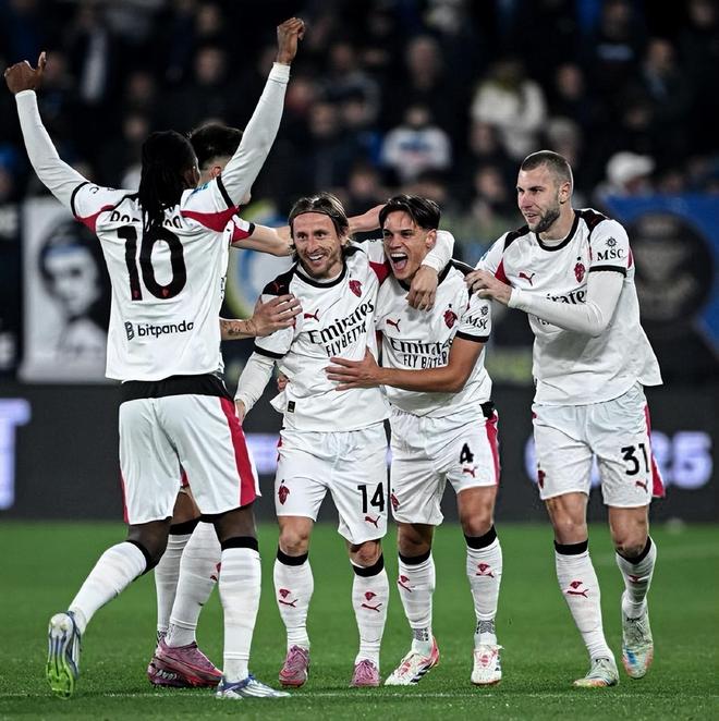 阿根廷与安哥拉的友谊赛，梅西和劳塔罗账户助攻破门