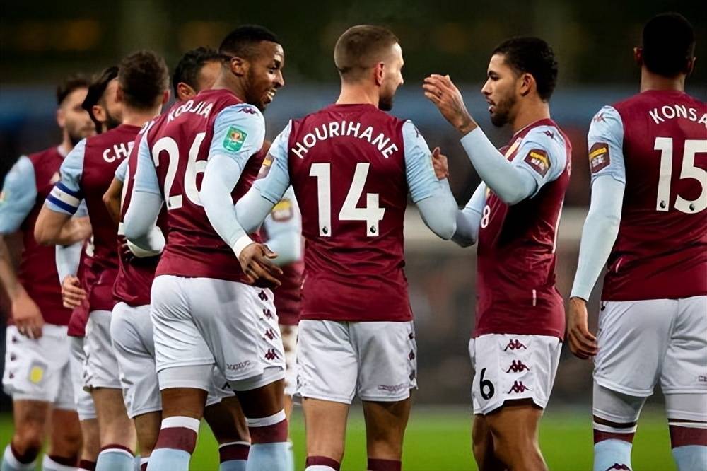 天空：切尔西正努力争取在关窗前签下哈维-西蒙斯和加纳乔