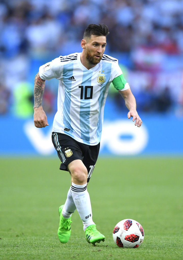 媒体人：山西男篮下午登上了前往杭州飞机，准备12日揭幕战